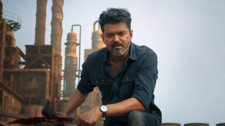 Jana Nayagan trailer mein Vijay ka intense action look, industrial background ke saath powerful pose